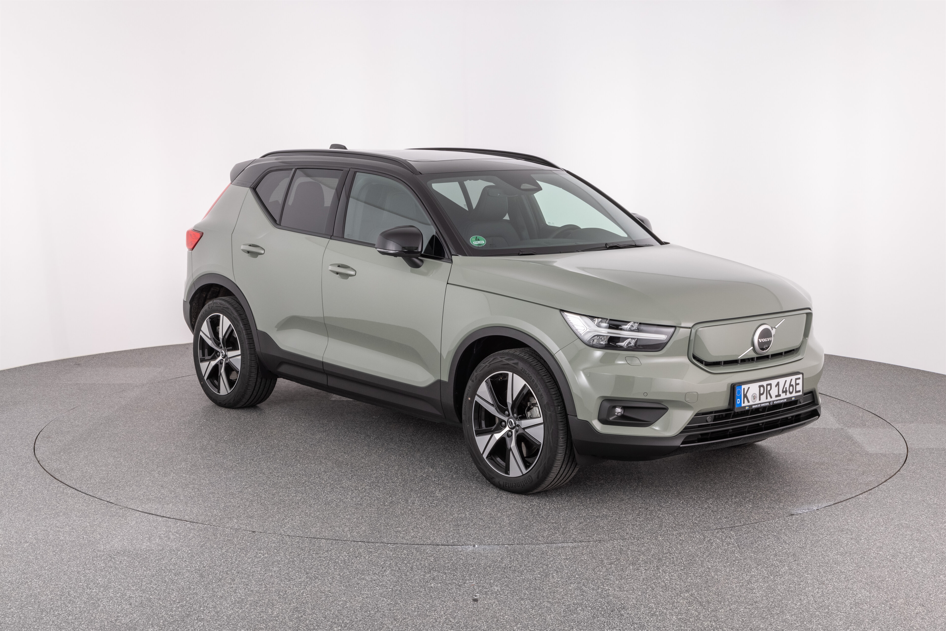 VOLVO XC40 P8 RECHARGE PURE ELECTRIC TWIN