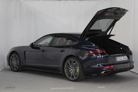 PORSCHE PANAMERA 4 E-HYBRID