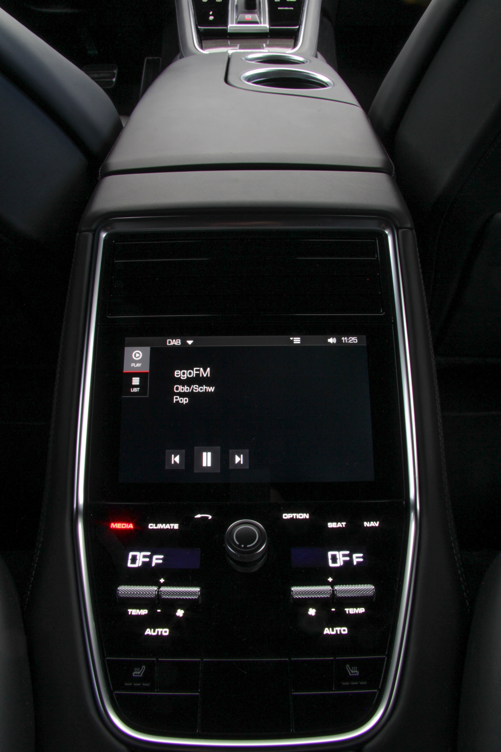 PORSCHE PANAMERA 4 E-HYBRID