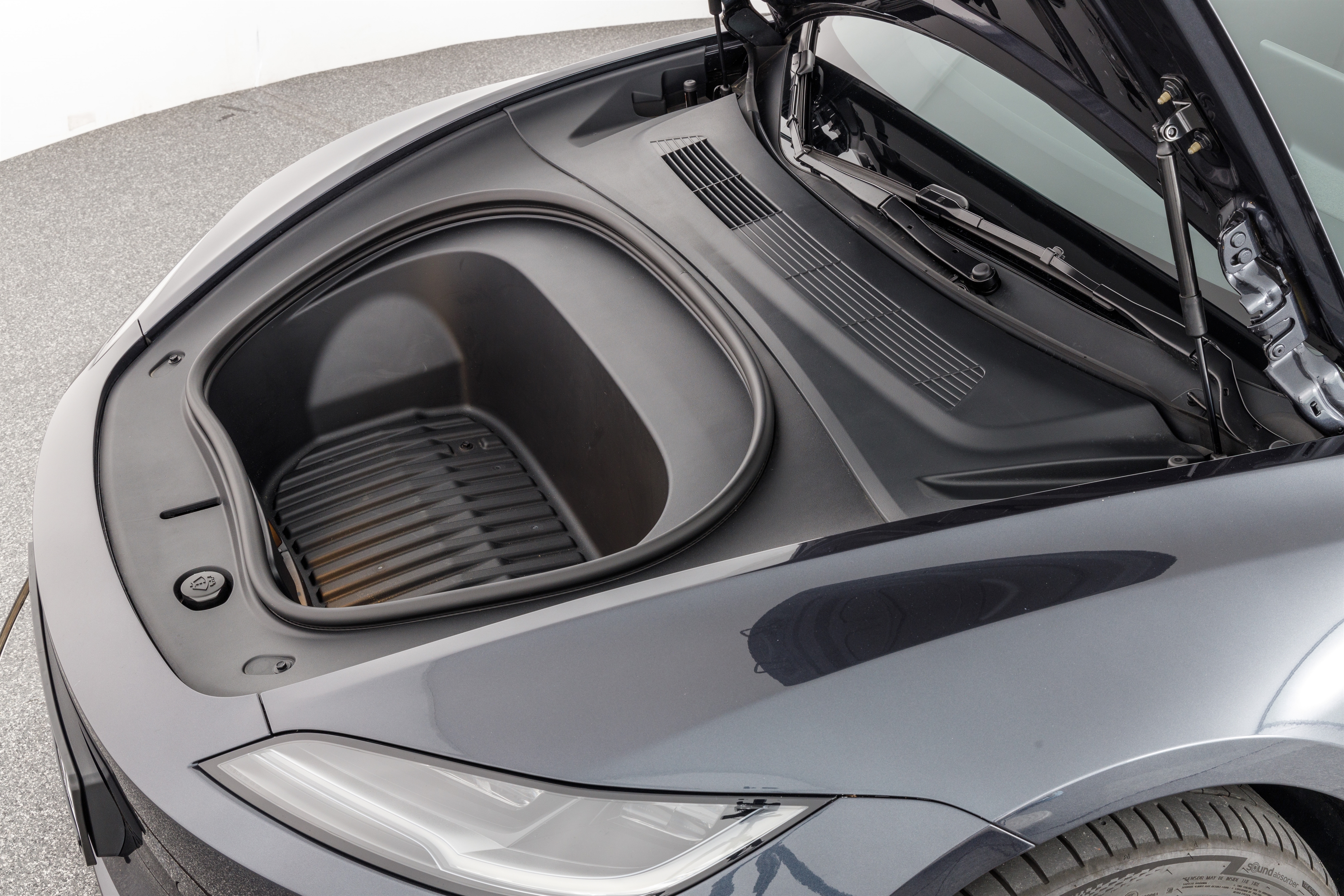 TESLA MODEL 3 LONG RANGE