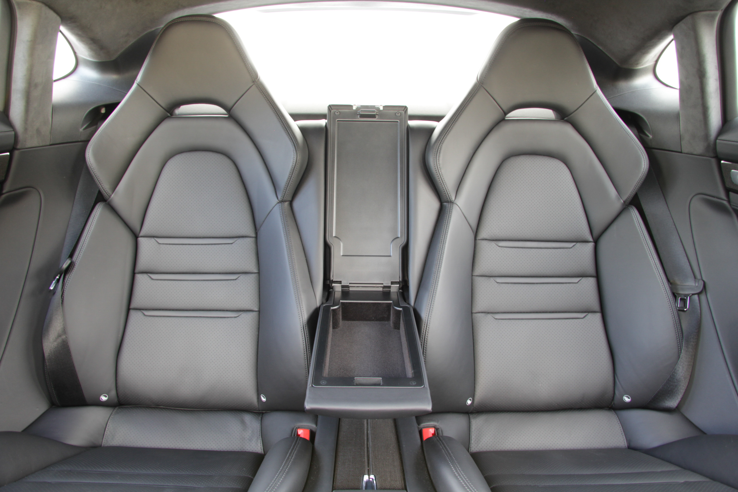 PORSCHE PANAMERA 4 E-HYBRID