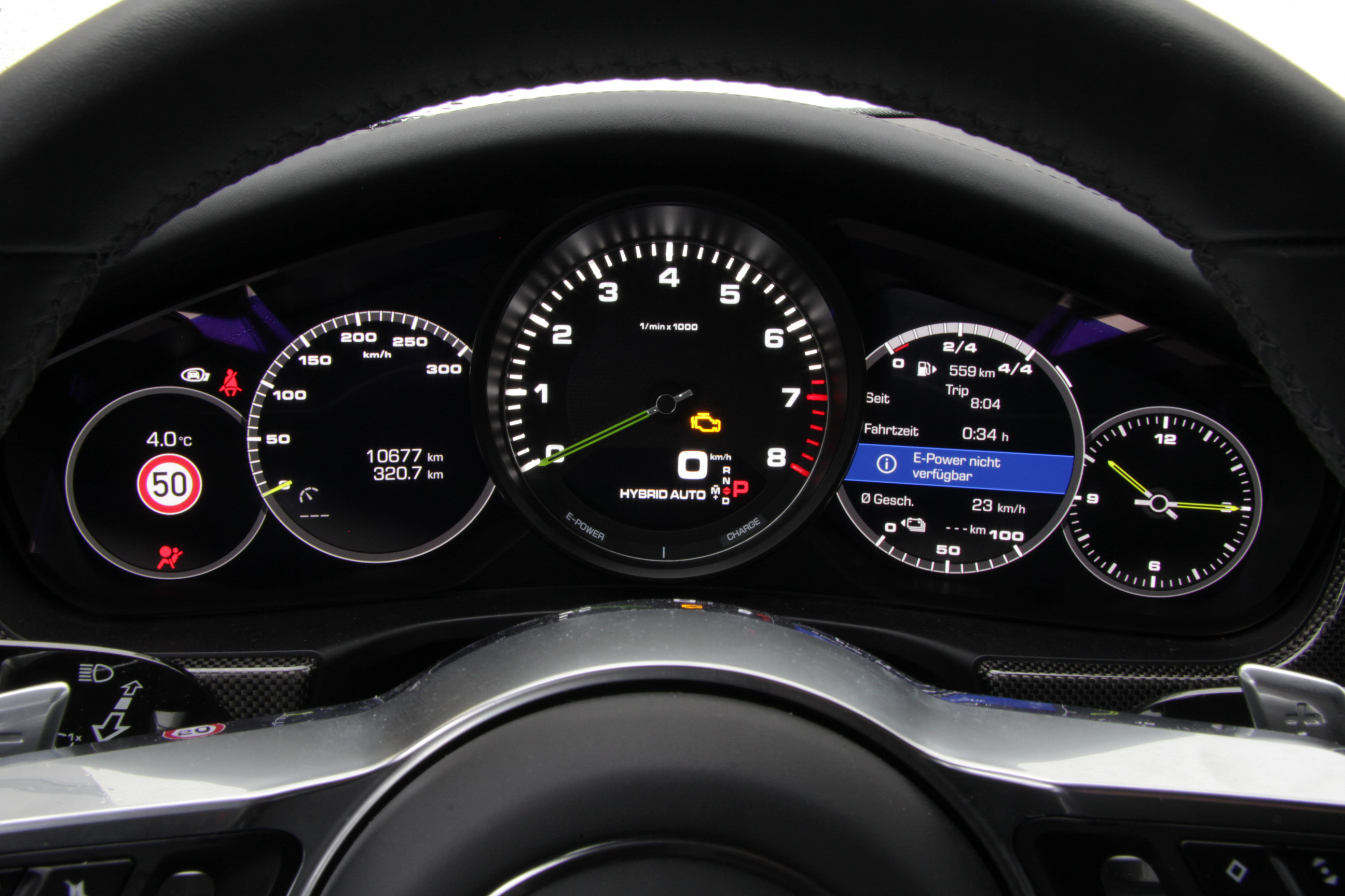 PORSCHE PANAMERA 4 E-HYBRID