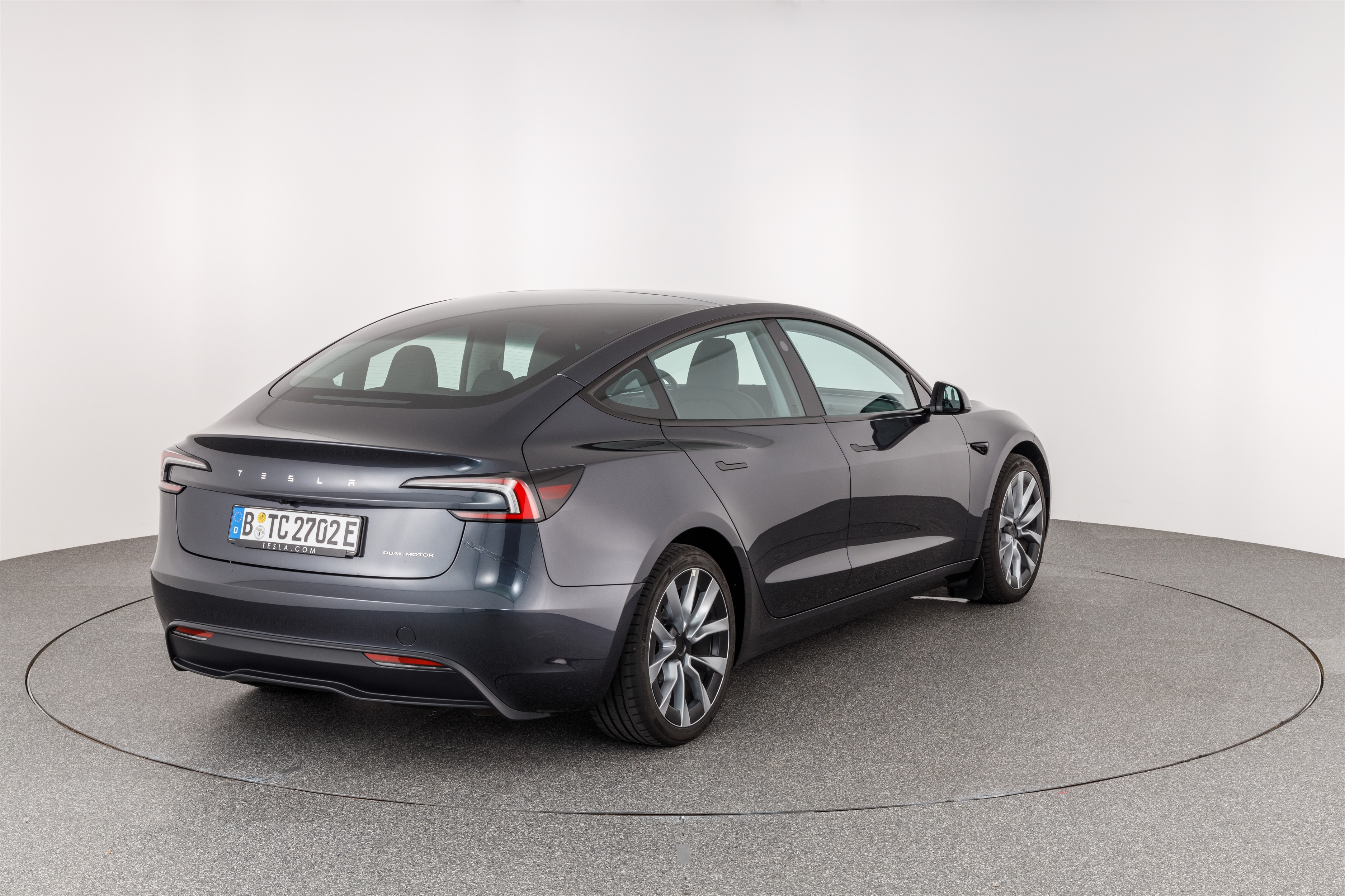 TESLA MODEL 3 LONG RANGE