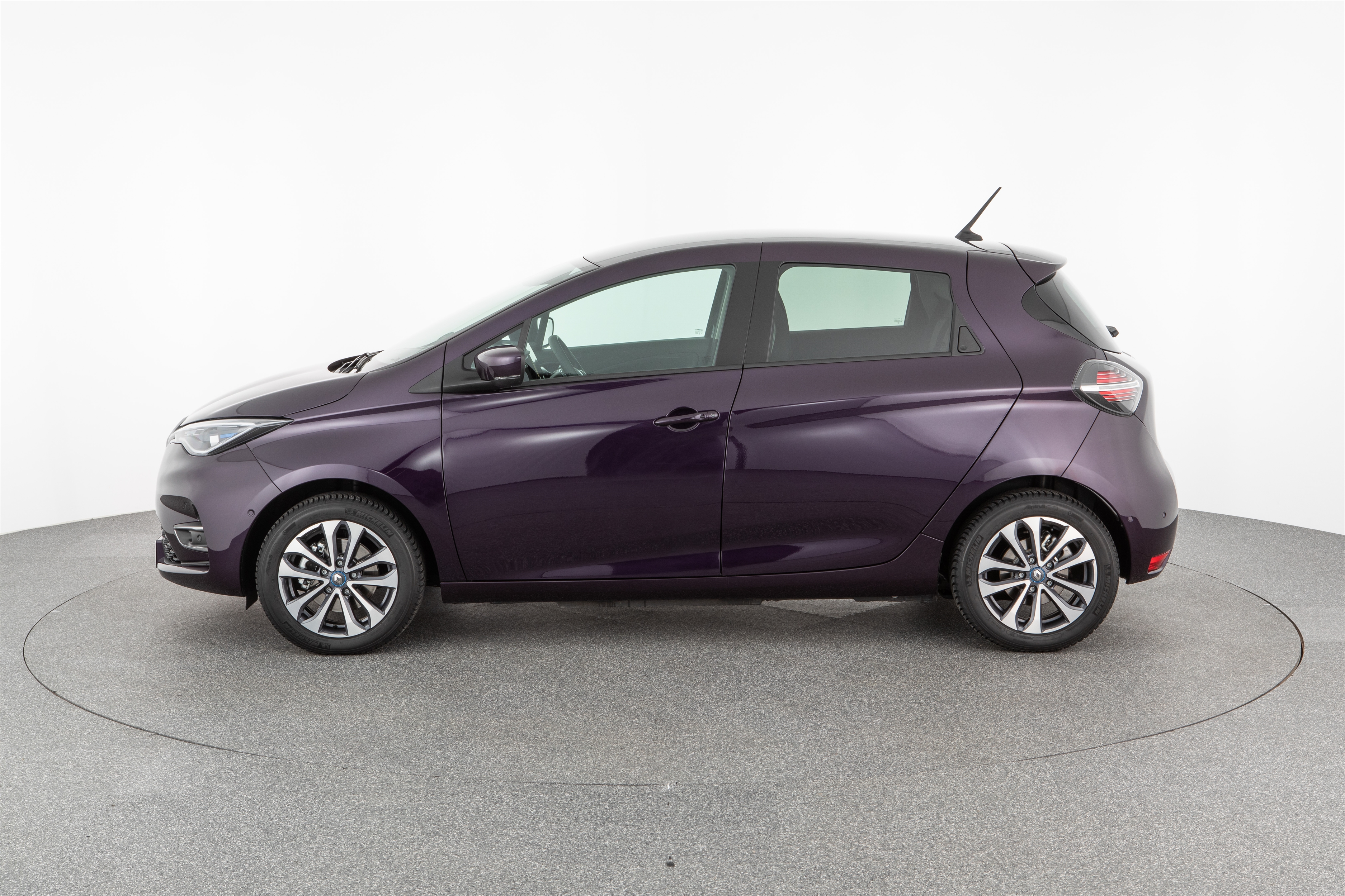 RENAULT ZOE R135 Z.E. 50 (52 KWH)
