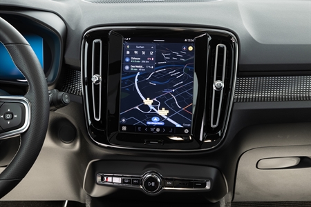 VOLVO XC40 P8 RECHARGE PURE ELECTRIC TWIN